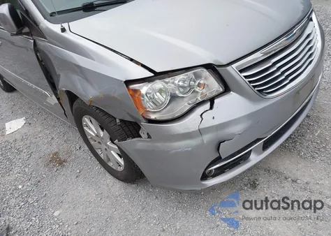 2015 Chrysler Town & Country Touring z USA, uszkodzony, nr VIN 2C4RC1BG6FR726460